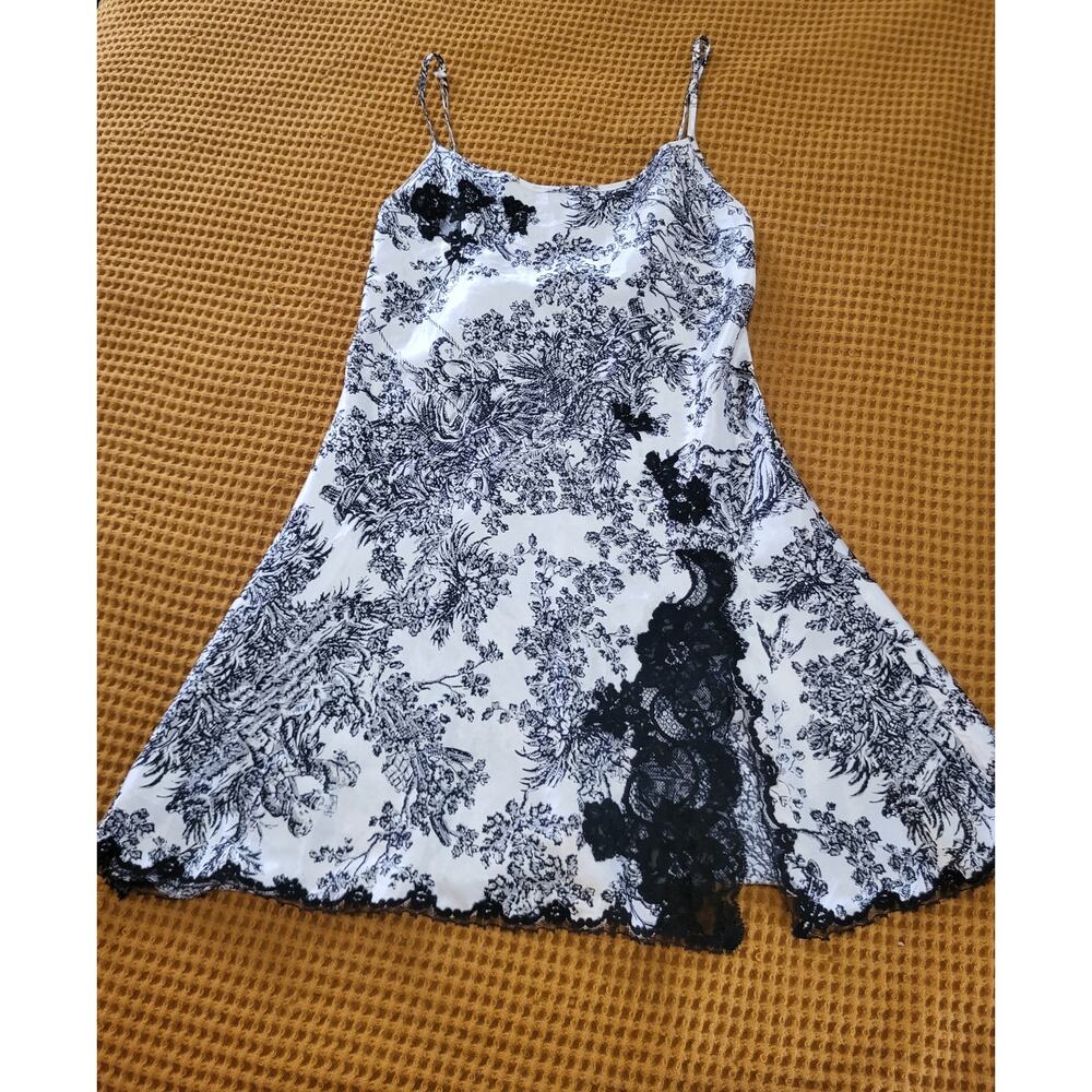 Vintage Victoria’s Secret Black & White Toile De Jouy Lace Satin Slip Dress XS